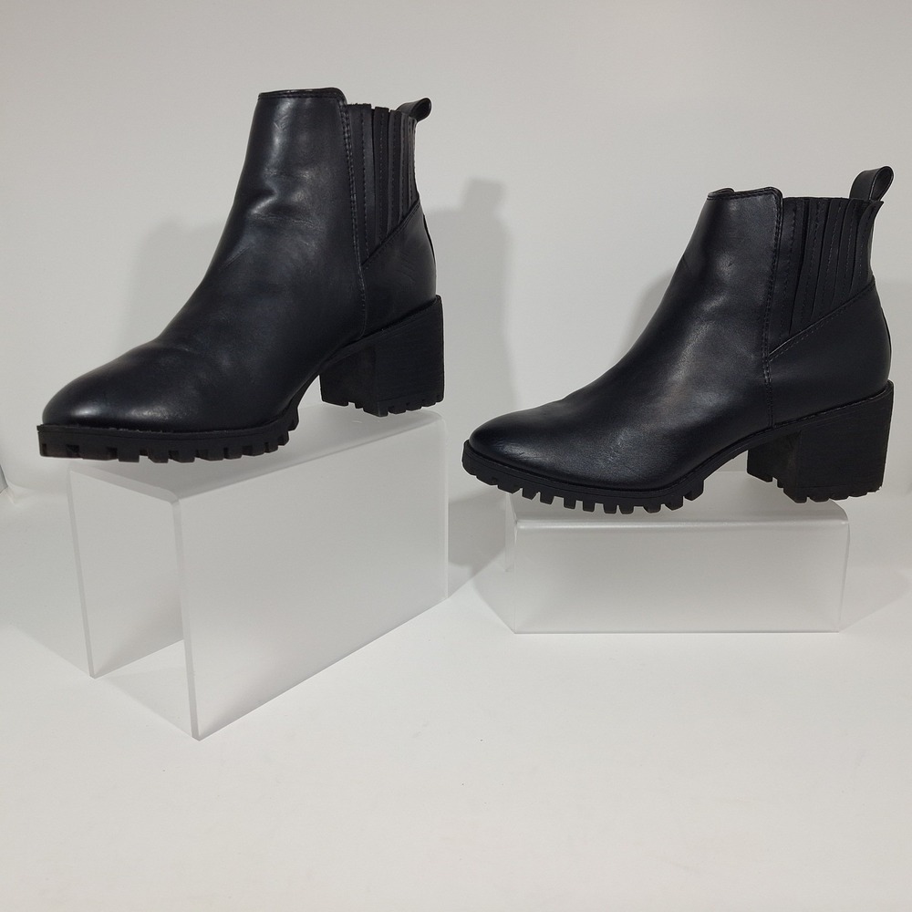 Banana Republic Womens Black Lug Sole Chelsea Boots Chunky Heel Size 8.5